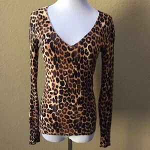 Express leopard print v neck sweater xs